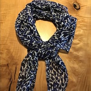 WH/BM Animal Print Oblong Scarf 84”